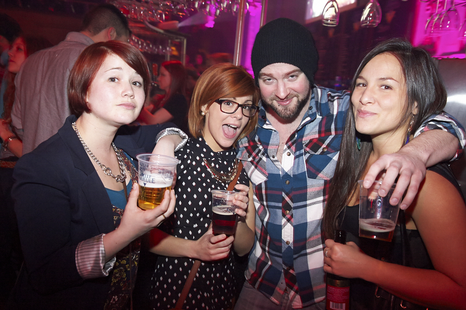 Du monde et de l'ambiance au party wrap-up de OuiSurf!