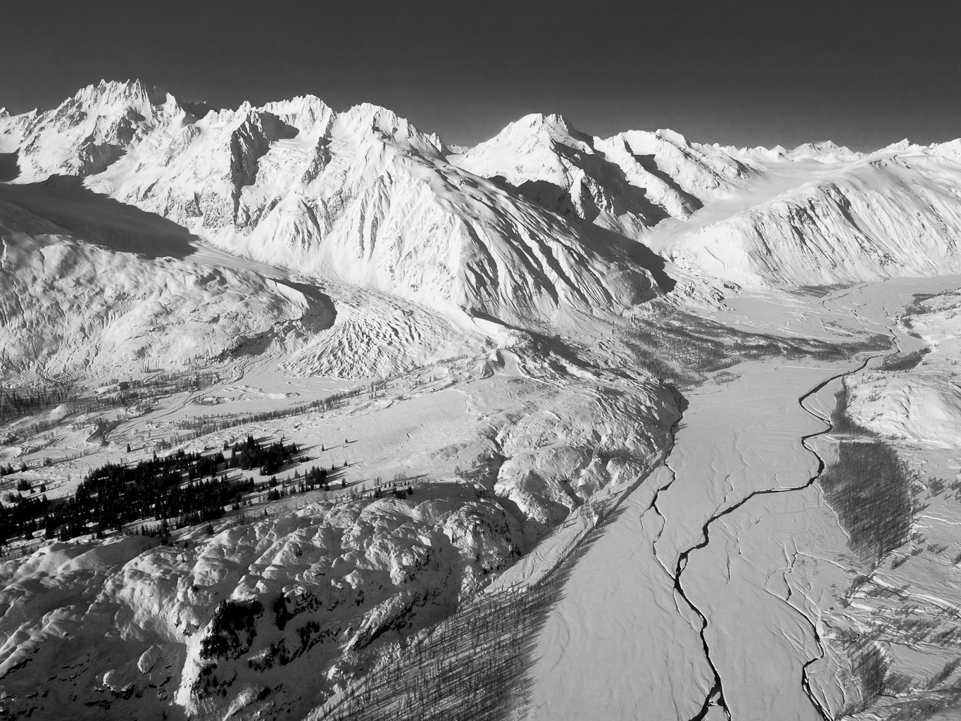 ALASKA Photo Gallery - Black &amp; White Monsters