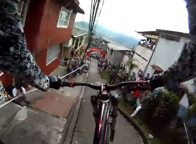 Le mountain bike c'est une chose. Le "Urban downhill" c'est une toute autre chose! Check notre TOP5.