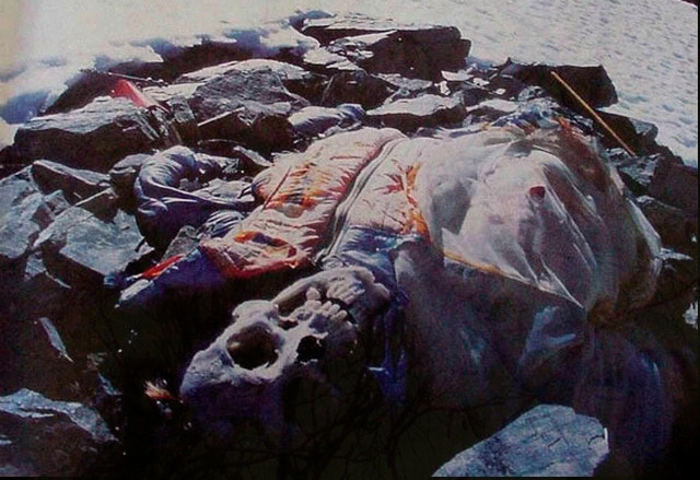 Dead Bodies Piling Up On Mount Everest
