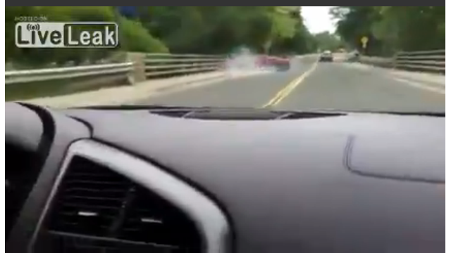 Un gars crash sa Ferrari de location, ça va lui coûter cher! [vidéo]