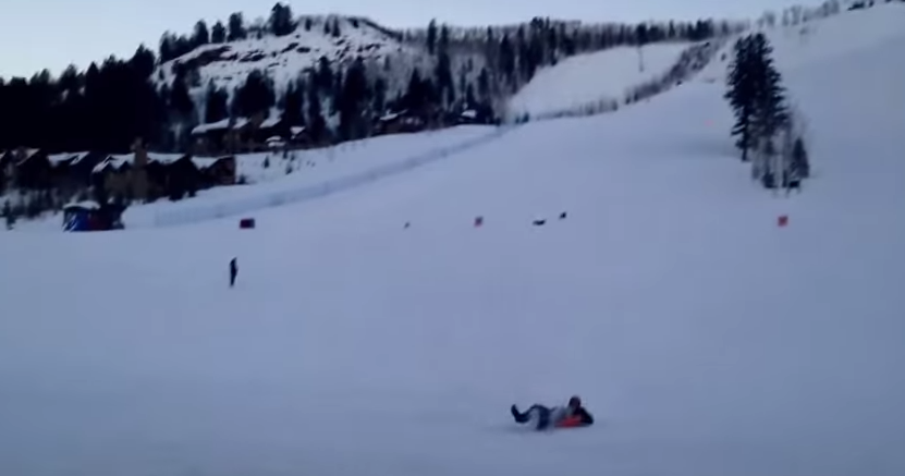 Folle descente de soucoupe pour ce dude! [Video]