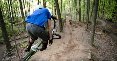 Apporte ta pelle au SF Park pour du vélo freeride complètement DIY