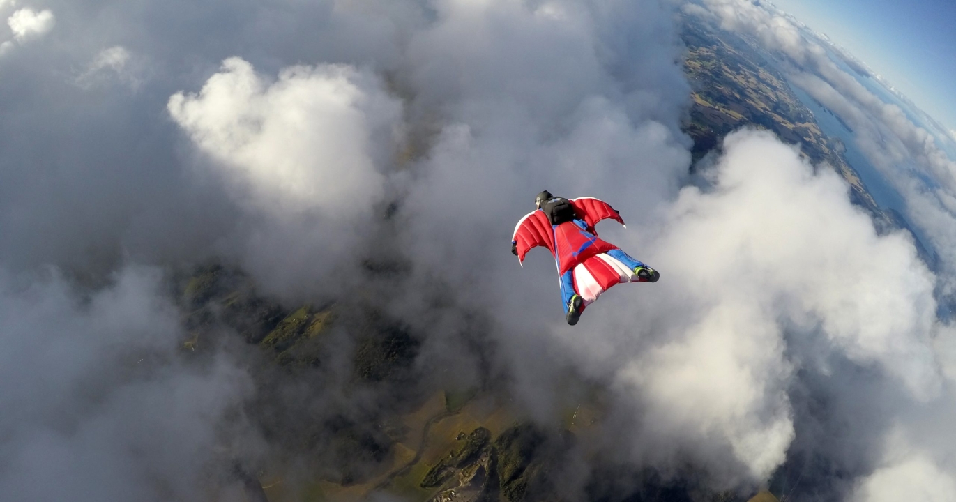 Vol en Toute Liberté: Découvrez L'Expérience Unique du Wingsuit