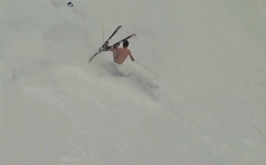 Sur le radar: Awesome Naked Ski Crash