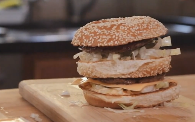 Le chef cuisinier du McDo te montre comment faire un Big Mac maison