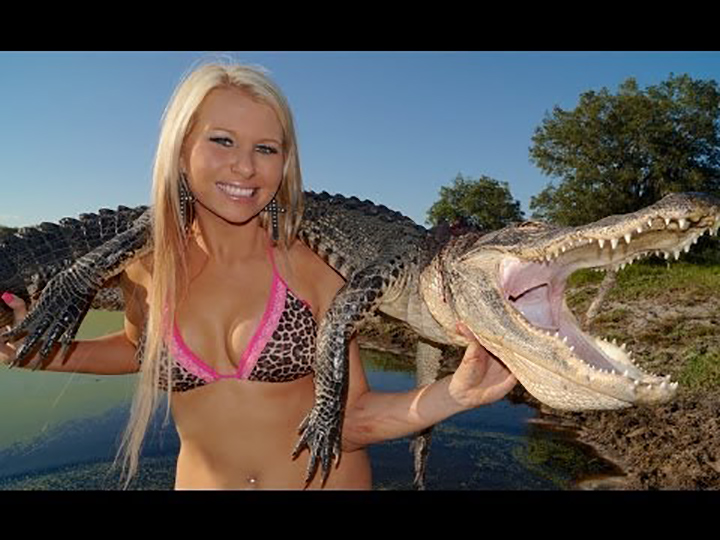 Bikini Bowfishing For Alligators It S A Thing And It S Exactly As Epic