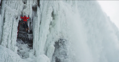 Escalade des chutes du Niagara, un moment historique.