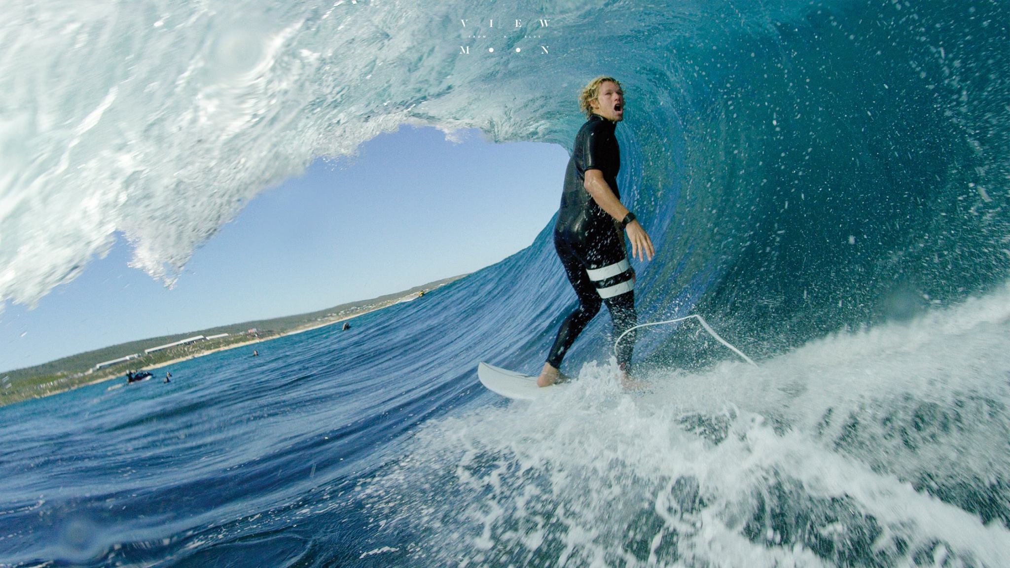 Première du film de surf: VIEW FROM A BLUE MOON
