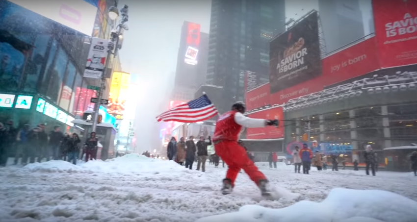 Faire du snow dans les rues de New-York? Casey Neistat l'a fait avec l'aide du NYPD!