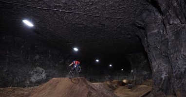 Le plus gros bike park intérieur au monde est construit...sous la terre!